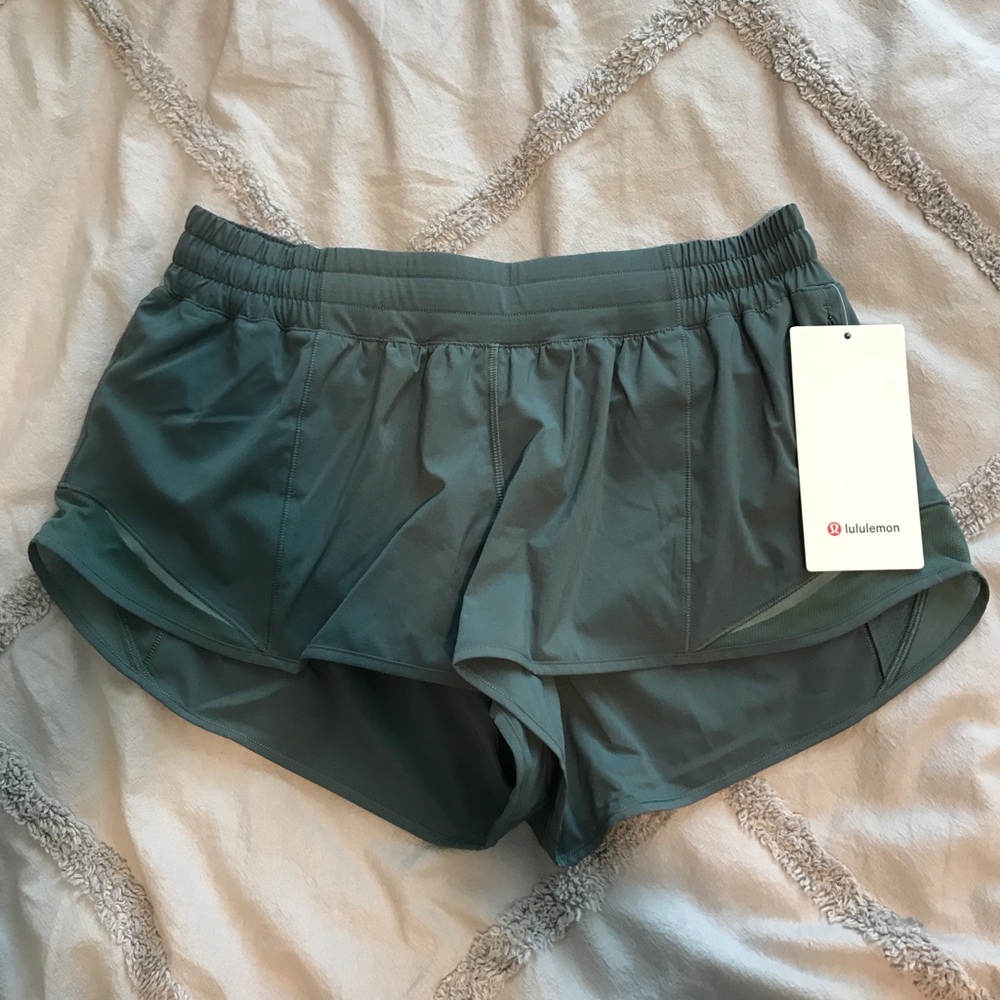 Lululemon Hotty Hot Short II